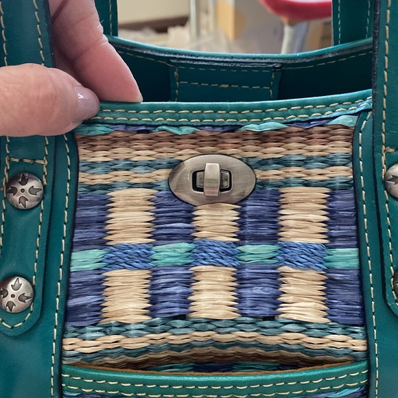 Patrica Nash never used has 2 sides with zipper compartment Teal straw bag - Picture 4 of 9